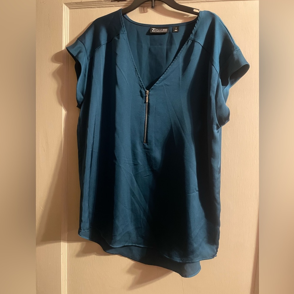 New York & Company Zip Up Blouse